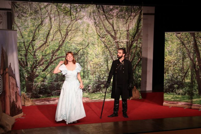 Çocuklara yönelik tiyatro Sakarya AKM'de sevenleri ile buluştu