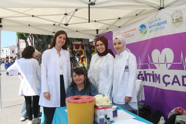 Sakarya'da vatandaşlardan Sağlık Sokağı'na tam not