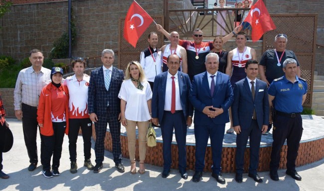 Gülüç’te kano kürek yarışması düzenlendi