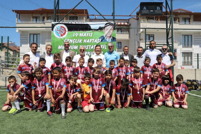 Kocaeli İzmit'te geleceğin futbol yıldızları bir arada 