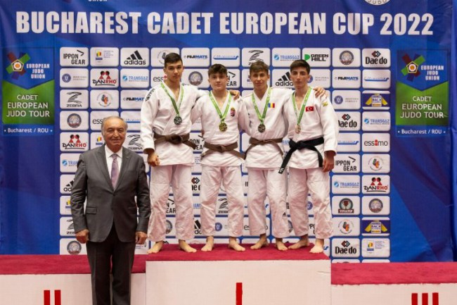 Kocaelili sporcular Bükreş'ten madalyalar ile döndüler