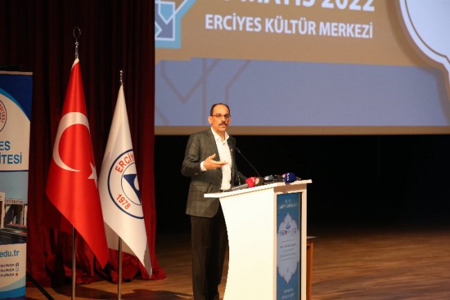 İbrahim Kalın Kayseri'de İlahiyat Zirvesi'nde konuştu