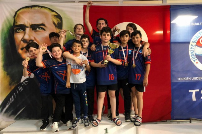 Bursa'ya en büyük gururu yaşattılar! İlk kez Türkiye Şampiyonu Bursa'dan çıktı!