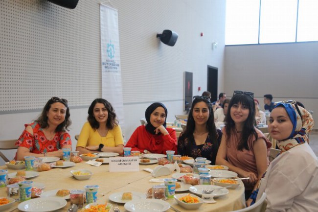 Kocaeli'nde Ebeler ve Hemşireler Haftası kutlandı