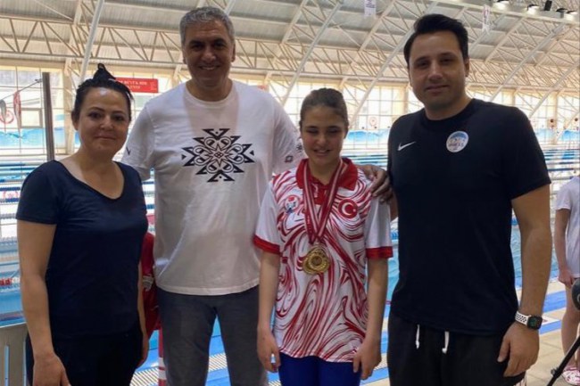 Türkiye Görme Engelliler Yüzme Şampiyonası Isparta'da yapıldı 