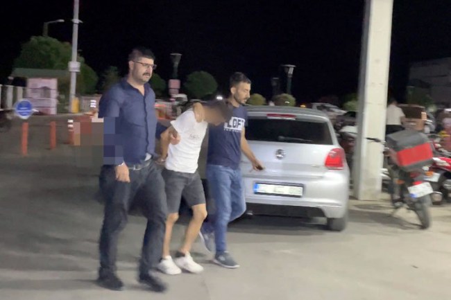 Adıyaman'da şüpheli araçtaki uyuşturucuya 3 gözaltı