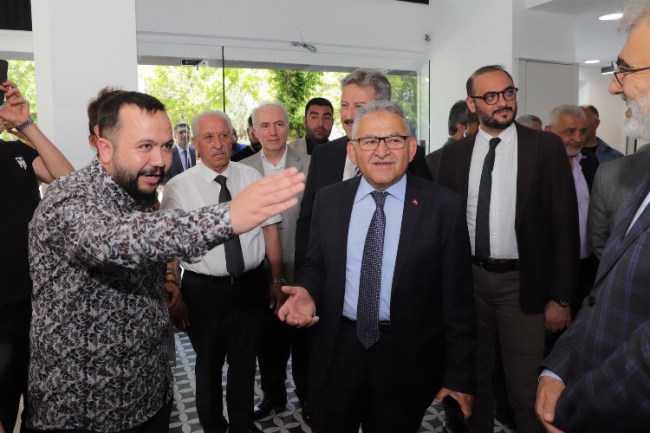 Memduh Büyükkılıç'tan esnaf ziyareti