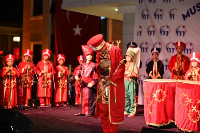 Bursa Mustafakemalpaşa'nın küçük sanatçıları sertifikalandı