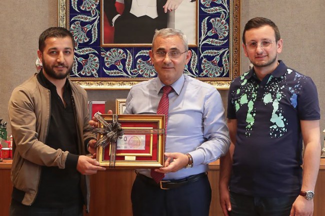 Kütahya Belediye Başkanı'na koleksiyonluk '0 Euro'