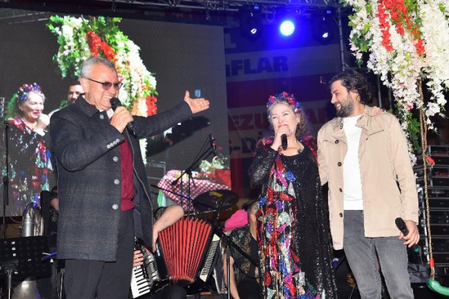 Suzan Kardeş ve Serkan Çağrı'dan Keşanlı çocuklara giysi desteği