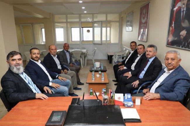 Zeybek'ten siyasi partilere iade-i ziyaret