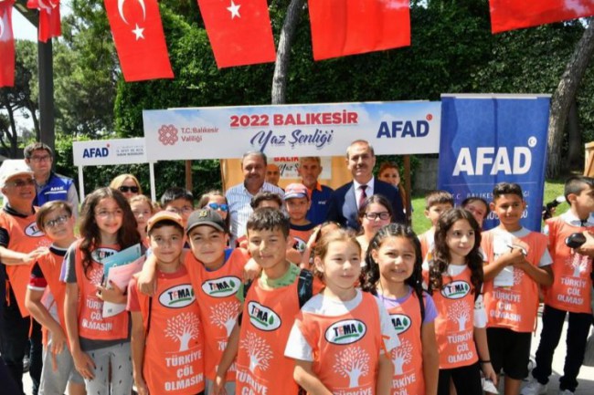 Balıkesir'de yaz şenliği coşkusu