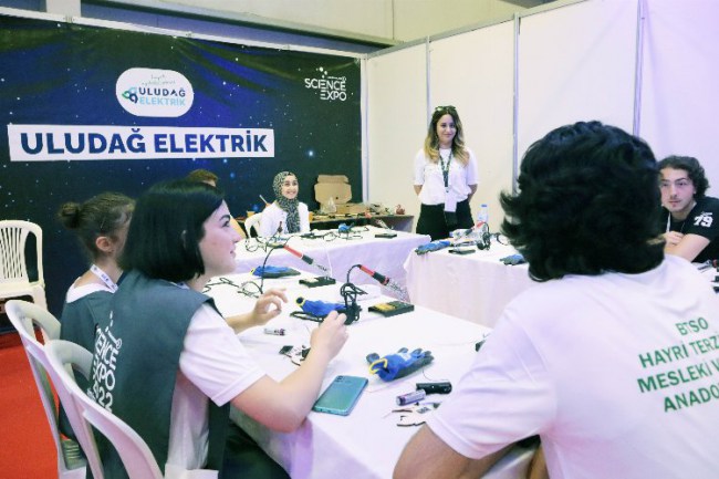 Uludağ Elektrik Bursa'dan 'bilimsel' pencere açtı