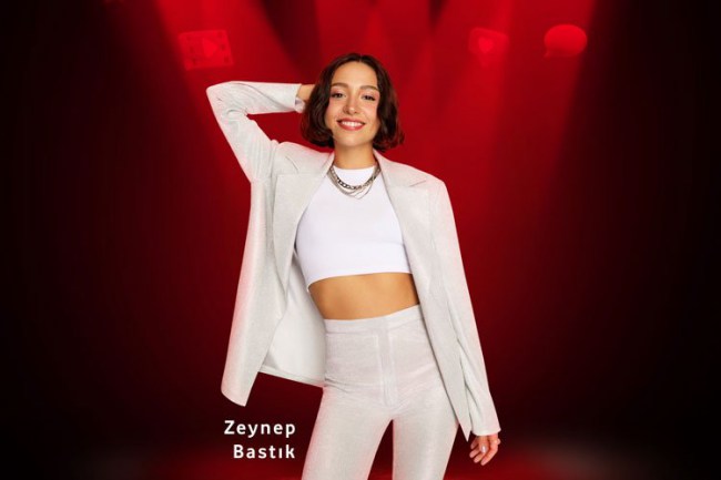 Zeynep Bastık 'Red'lendi