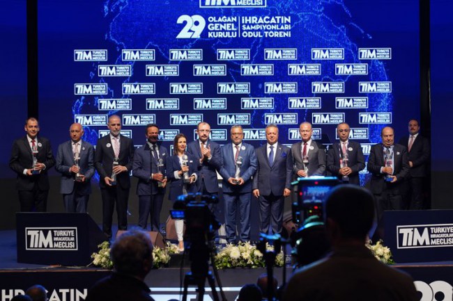 Ege Bölgesi'nden 7 ihracatçı firmaya TİM'den 10 ödül