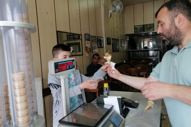 Bilecik'te Pazarcık Bozası'ndan sonra dondurmaya da yoğun ilgi