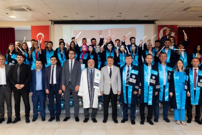 KAYÜ Yeşilhisar MYO'da mezuniyet coşkusu