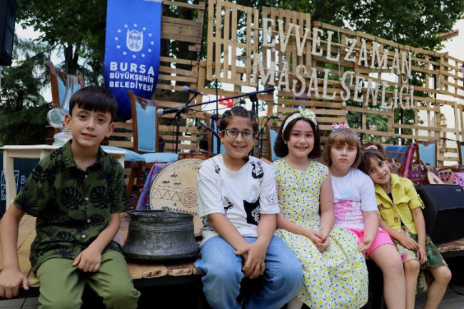 Bursa'da masal dünyasına renkli yolculuk