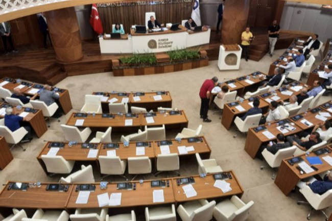 Antalya'da öğrenci yurtları geri alınıyor