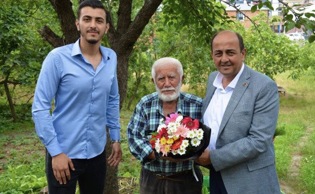 Başkan Demirtaş’tan babalar gününde anlamlı ziyaret