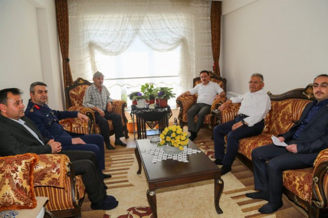 Kayseri Valisi Gökmen Çiçek'ten Babalar Günü'nde anlamlı ziyaret