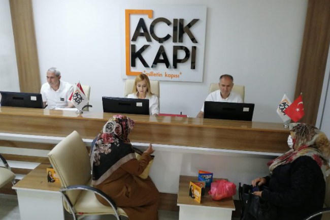 Bu kapı "açık kapı, milletin kapısı"
