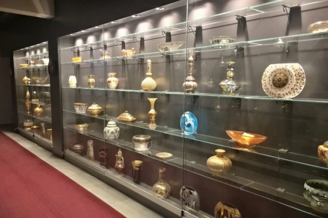 Camın zarafeti Kıbrıs Modern Sanat Müzesi'nde