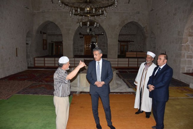 Vali Akkoyun Karabaş Veli Külliyesi'ni ziyaret etti