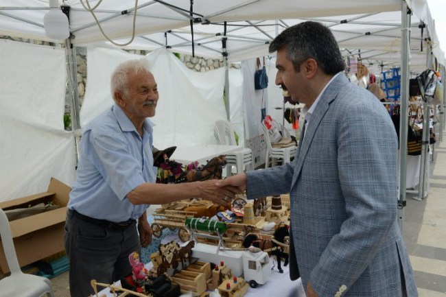 Bursa Yıldırım'da el emekleri görücüye çıktı