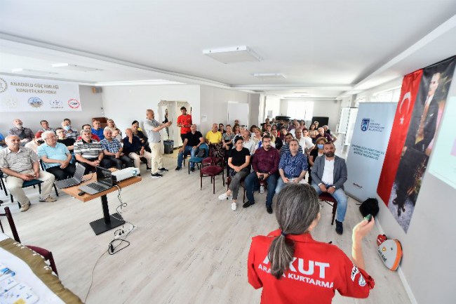 AKUT'tan belediye personeline afet eğitimi