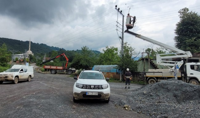 Başkent EDAŞ yoğun yağış ve sel koşullarında kesintisiz enerji mücadelesini sürdürüyor