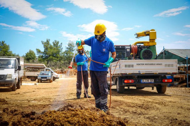 Kurban satış ve kesim noktaları ilaçlanıyor