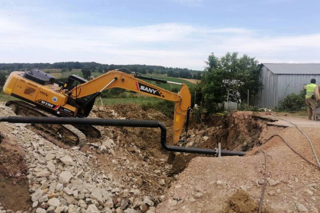Kandıra Beyce Mahallesi'nde menfez yapılıyor