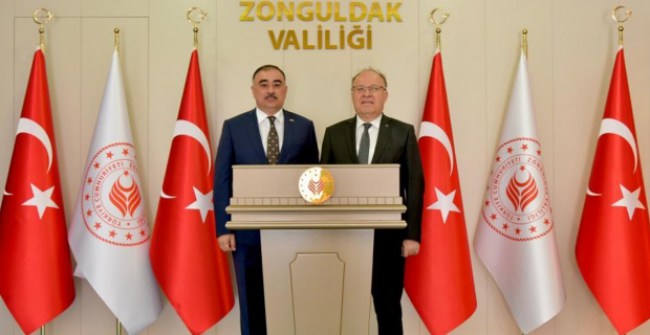 Azerbaycan Ankara Büyükelçisi Reşad Memmedov,Vali Tutulmaz’ı ziyaret etti