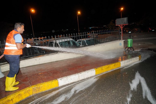 Cadde ve kaldırımlarda bayram temizliği