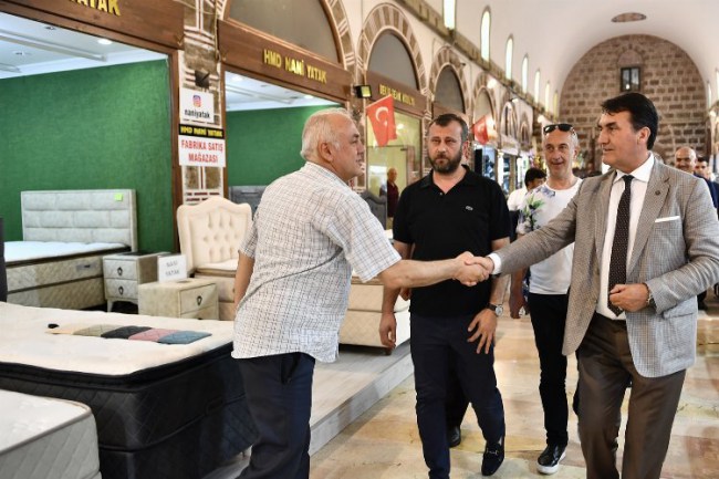 Bursa Osmangazi'de Başkan Dündar'dan esnaf bayramlaşması