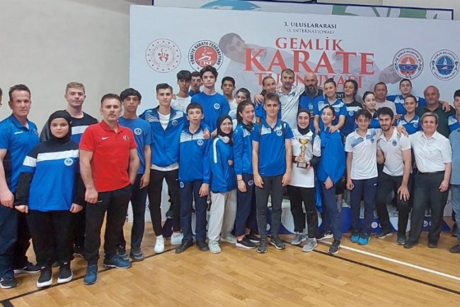 Kocaeli'de Kağıtspor'dan madalya yağmuru