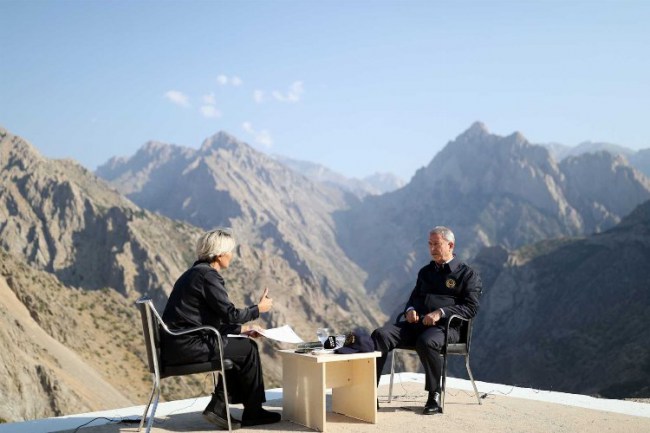 Bakan Akar: "ABD, YPG'yi desteklemekten vazgeçsin"