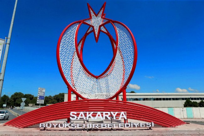 Sakarya'da o bölgeye ‘ay yıldızlı' dokunuş