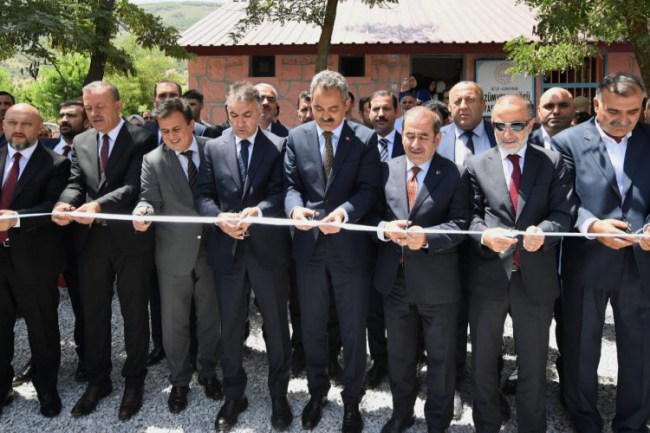 Bitlis'te 'Köy Yaşam Merkezi' açıldı