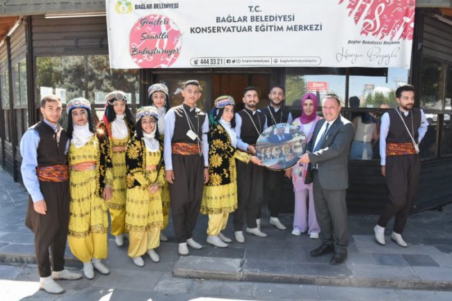 Diyarbakır Bağlar'da konservatuvarlı öğrencilerden üstün başarı