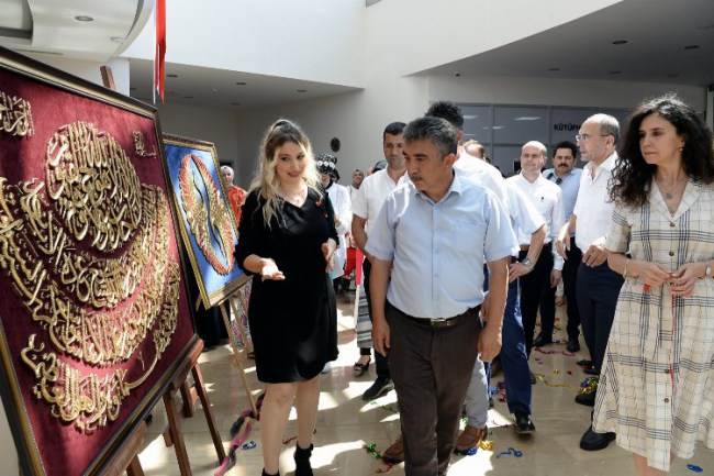 Bursa Osmangazi'de OSMEK'ten göz dolduran sergi