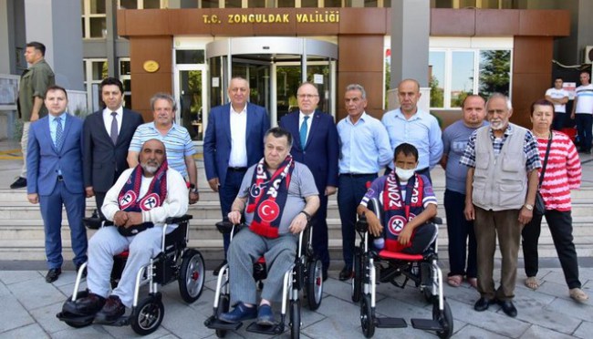 Zonguldak Kömürspor'dan engelli bireylere tekerli sandalye desteği