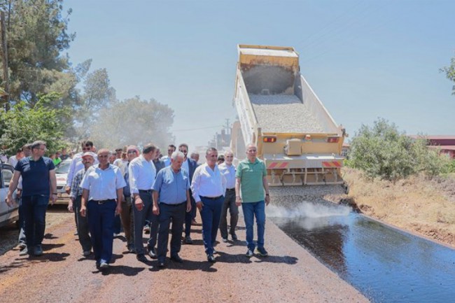 Büyükşehir'in asfalt seferberliği sürüyor