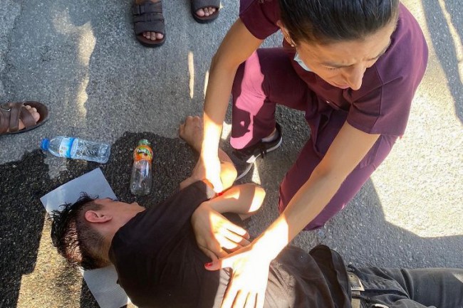 Adıyaman'da yerde baygın yatan gencin imdadına hemşire yetişti