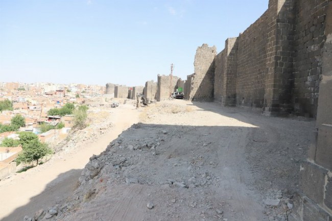 Benusen'de çevre düzenleme çalışmaları devam ediyor