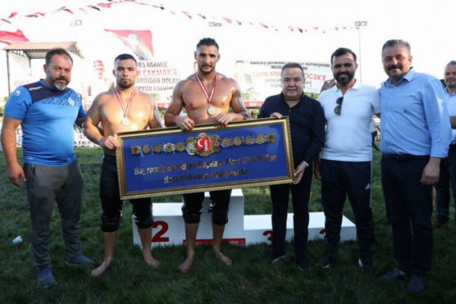 Bayramiç'de Başpehlivan Mustafa Taş