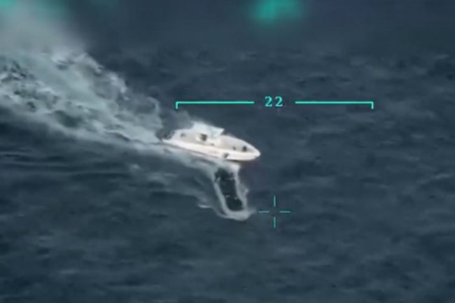 Yunanistan'ın Ege'ye geri ittiği göçmenler İHA'ya yakalandı!