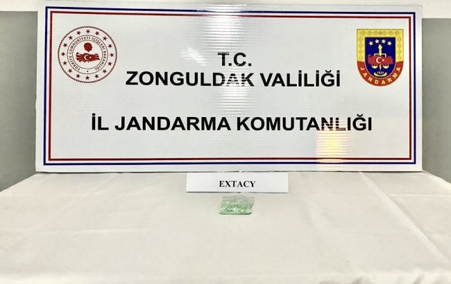 Devrek’te şüpheli araçta uyuşturucu ele geçirildi