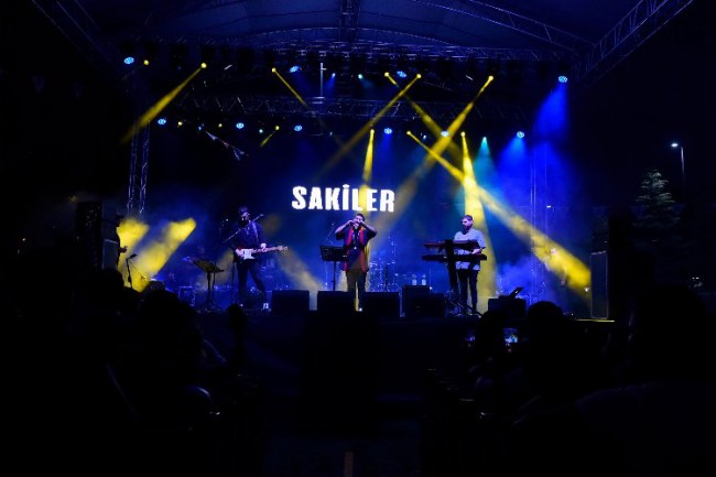 Başkentte sakiler ve manga rüzgârı esti